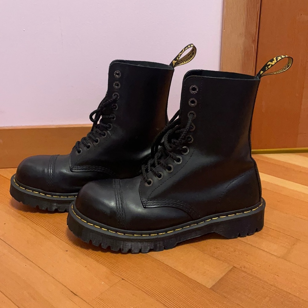 •CLAIMED• Dr Martens